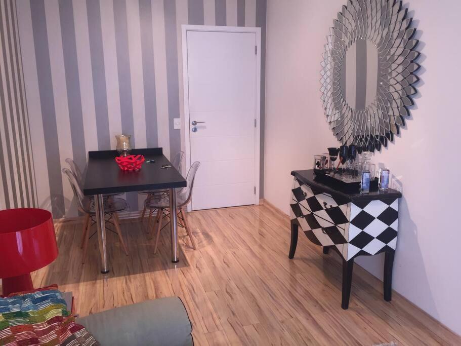 Apartamento 1071 -em Frente Ao Hosp Einstein *